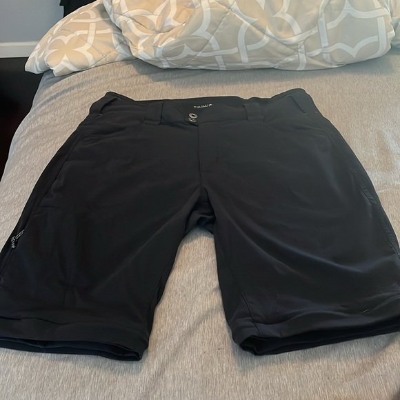 Columbia Women's Omni-Shield Climber Canyon Stretch Shorts size 10 Black - Picture 1 of 9